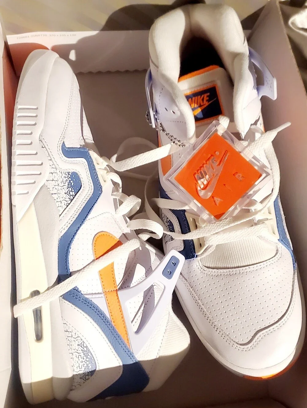 Nike Men’s White/Blue/Orange Low-Top Sneakers